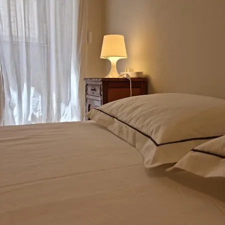 The Yellow House Vendégház *